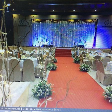 โรงแรมบรรจงบุรี สุราษฎร์ธานี ภายนอก รูปภาพ