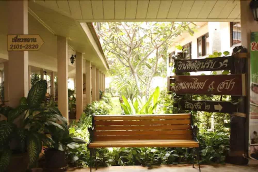 โรงแรมบรรจงบุรี สุราษฎร์ธานี ภายนอก รูปภาพ